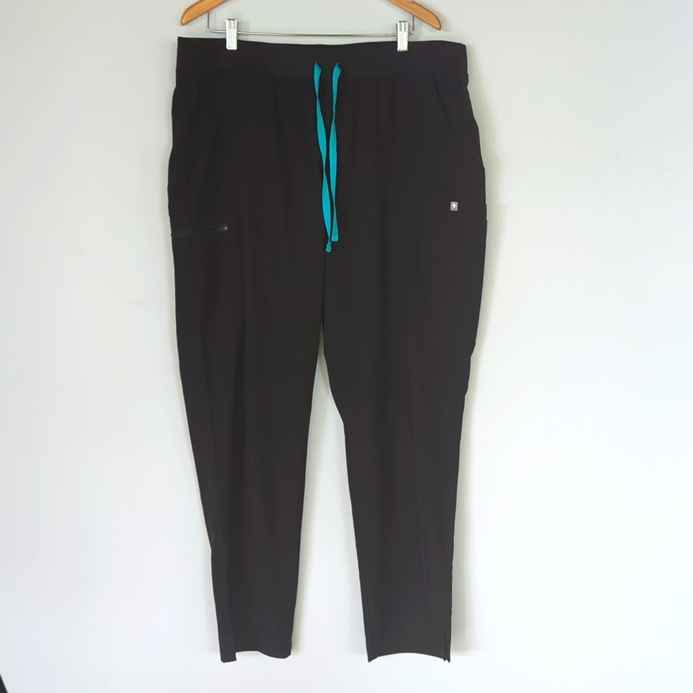 !!DONATING SOON!!  FIGS Technical Collection Black - XXL Tall
